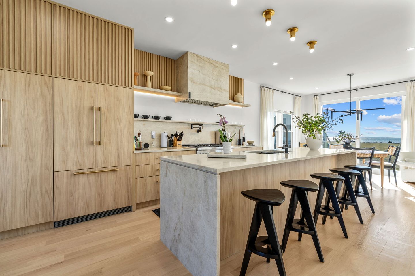 Peaceful Oceanfront Villa in Bourne, Massachusetts