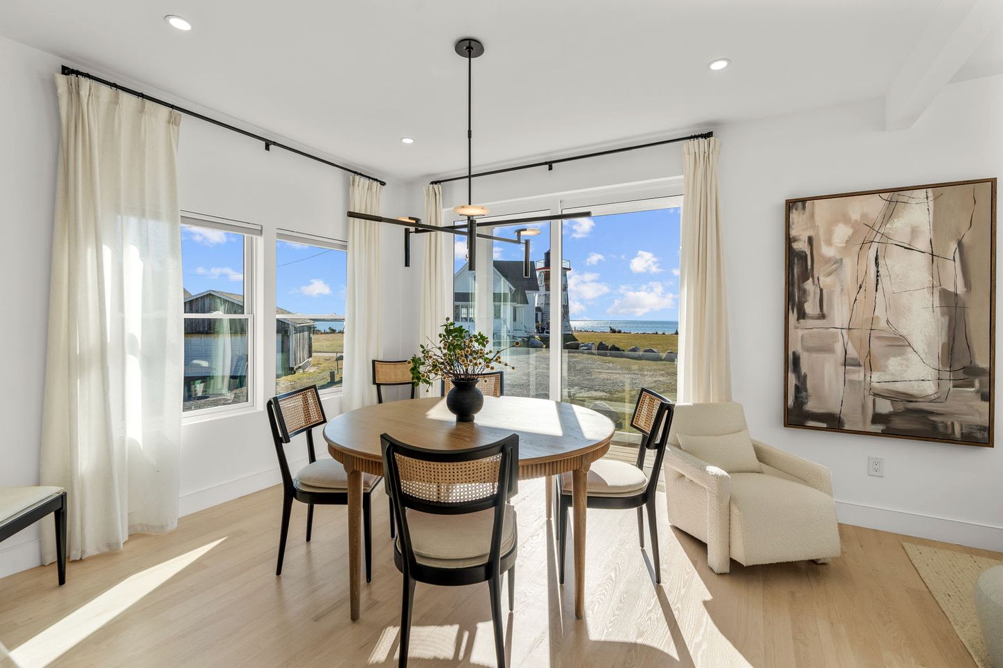 Peaceful Oceanfront Villa in Bourne, Massachusetts