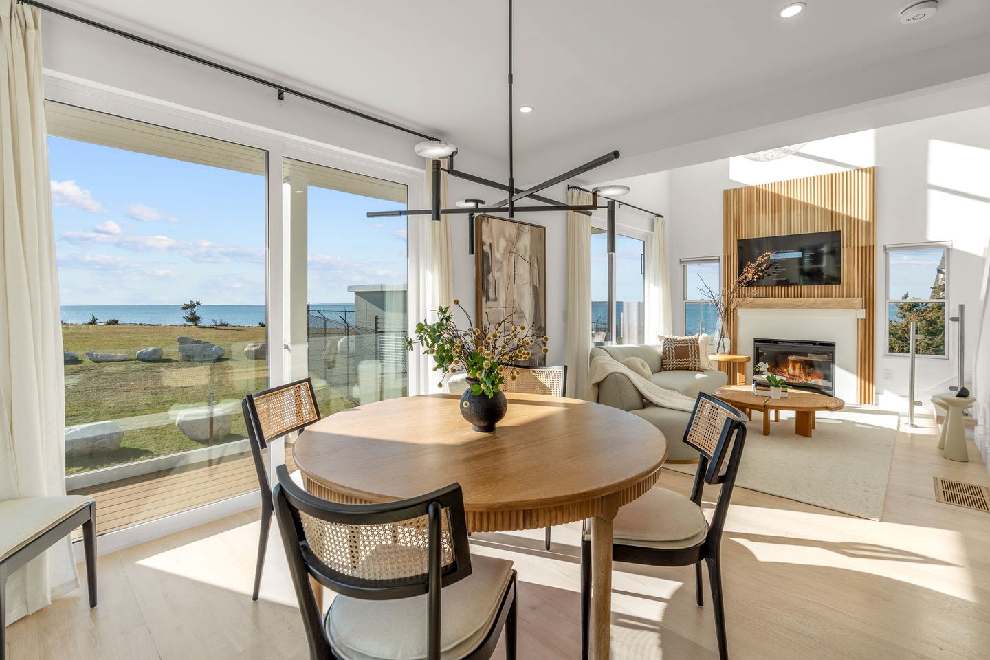 Peaceful Oceanfront Villa in Bourne, Massachusetts