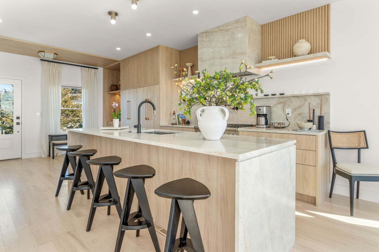 Peaceful Oceanfront Villa in Bourne, Massachusetts