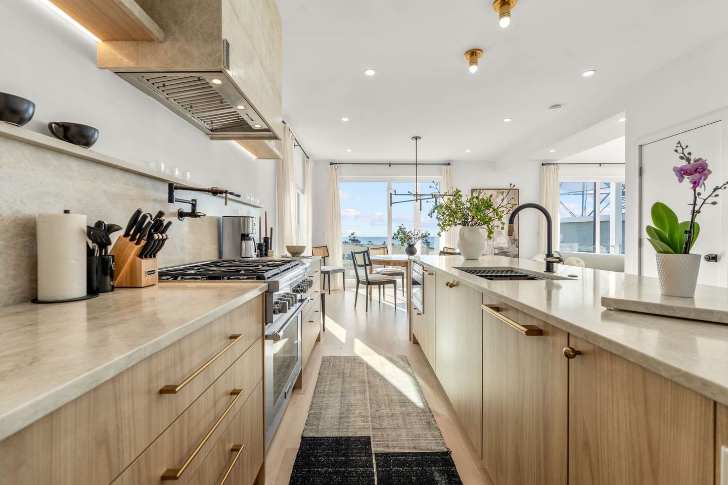 Peaceful Oceanfront Villa in Bourne, Massachusetts