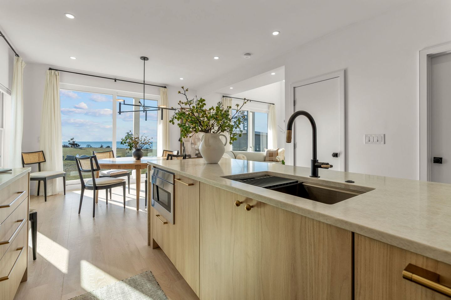 Peaceful Oceanfront Villa in Bourne, Massachusetts