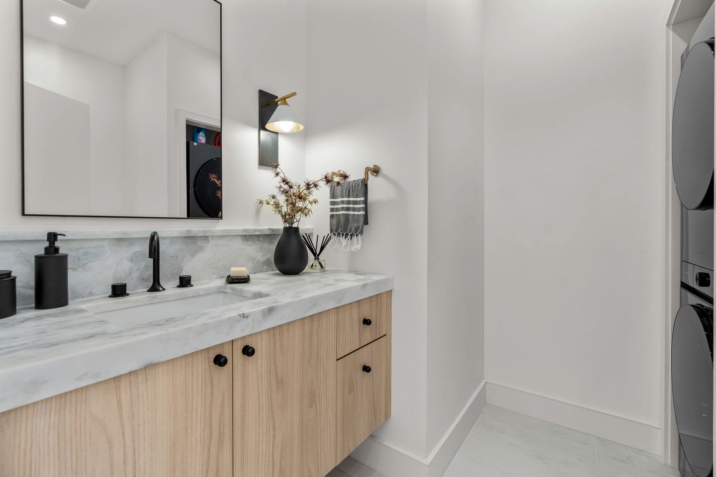 Peaceful Oceanfront Villa in Bourne, Massachusetts