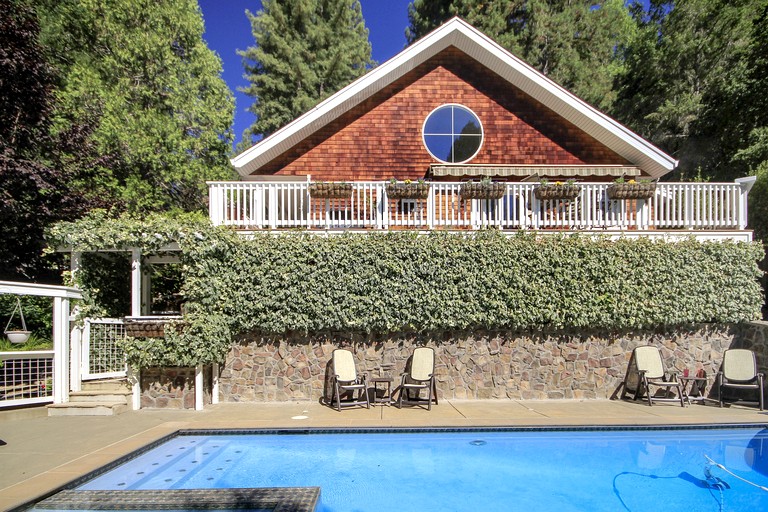 Comfy Villa with Swimming Pool in Forestville, California