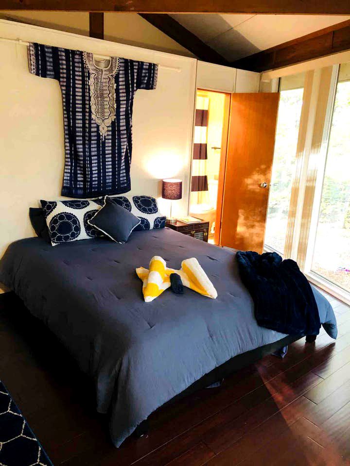 Idyllic Getaway in a Colorful Yurt-Style Cabin near Lake Ariel, Pennsylvania