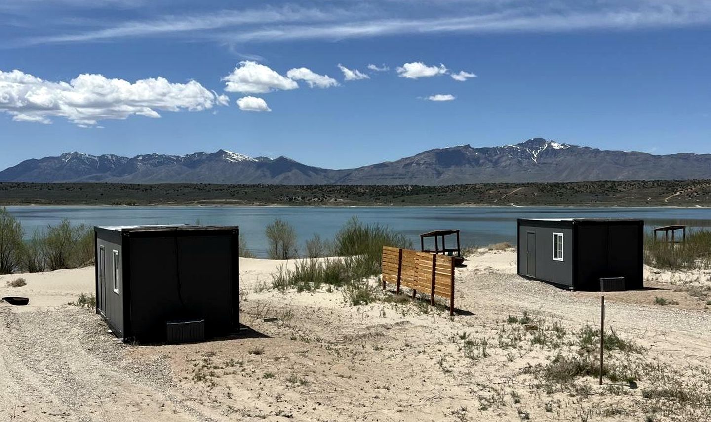Incredible Mirror Pod Right Next to the Water of Yuba Lake for a Romantic Getaway in Utah