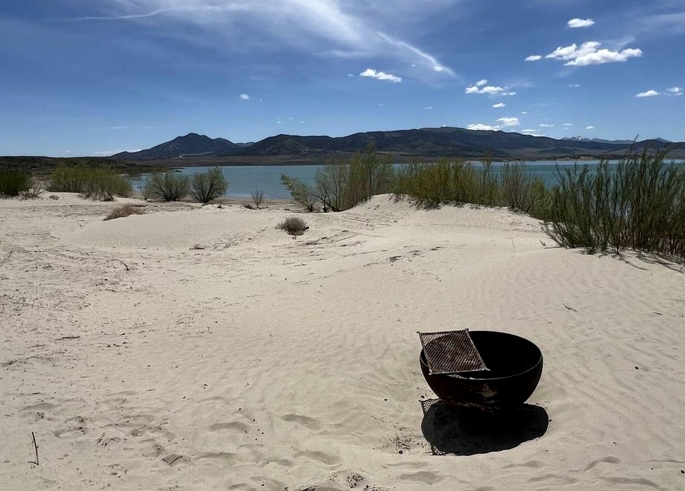 Incredible Mirror Pod Right Next to the Water of Yuba Lake for a Romantic Getaway in Utah