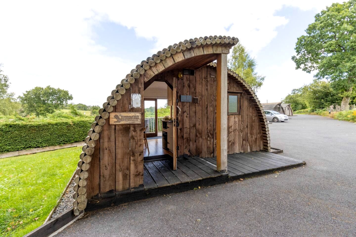 Beautiful Pod by the Irfon River for a Unique Glamping Getaway near Builth Wells, Wales