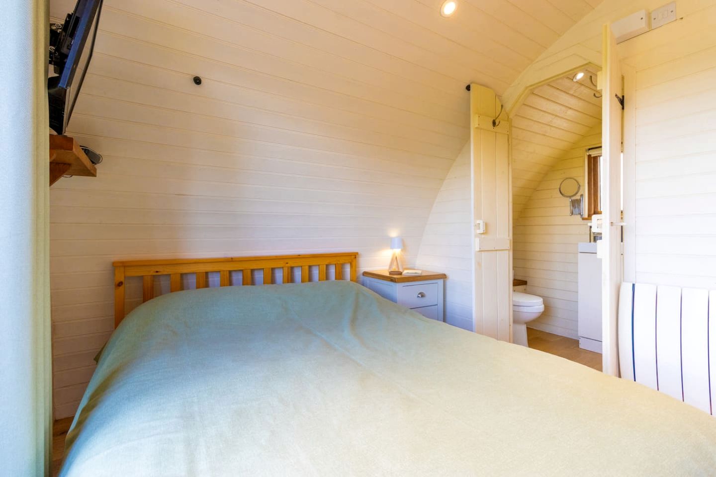 Gorgeous Glamping Pod for a Unique Getaway by the Irfon River in Wales