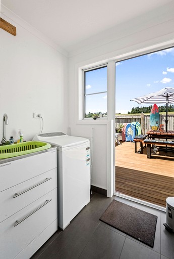 Cottages (New Zealand, Waihi Beach, Bay of Plenty)