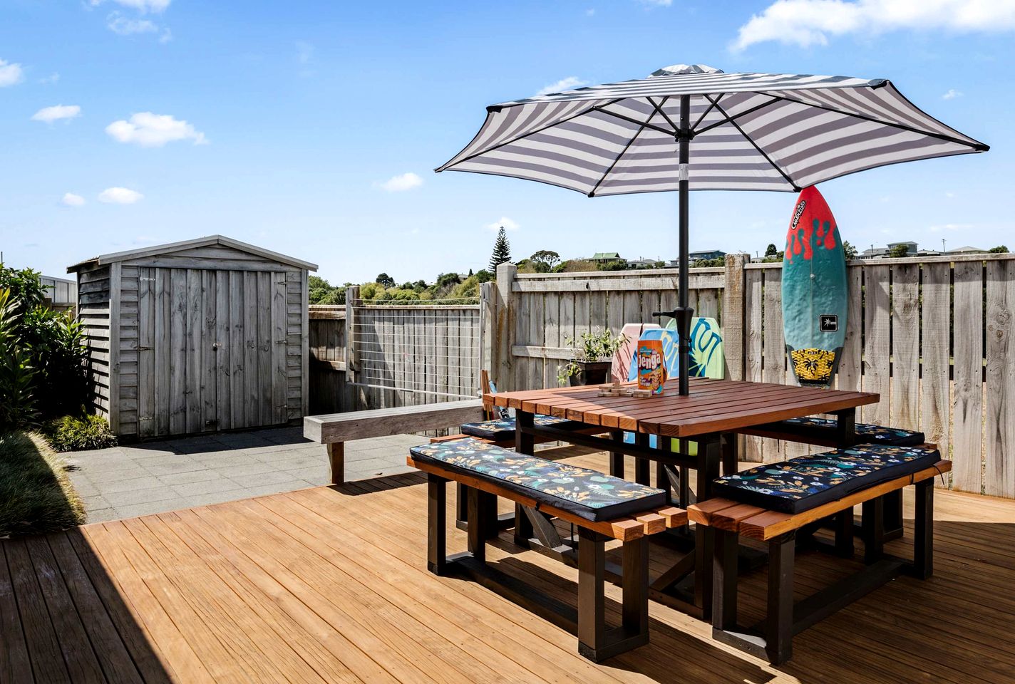 Stylish Waihi Beach Holiday Home with Private Outdoor Space and BBQ, Located Near the Ocean, Waihi Beach, New Zealand