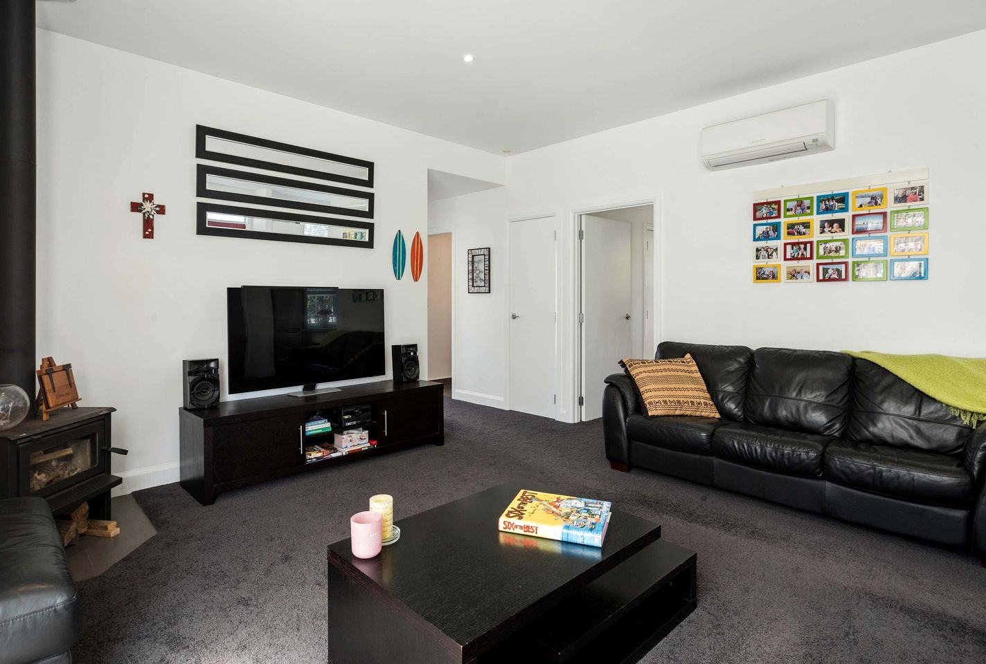 Stylish Waihi Beach Holiday Home with Private Outdoor Space and BBQ, Located Near the Ocean, Waihi Beach, New Zealand