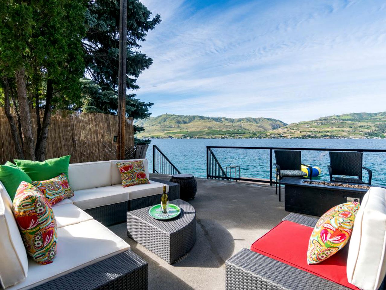 Lakeside Cabin with Private Hot Tub in Chelan, Washington