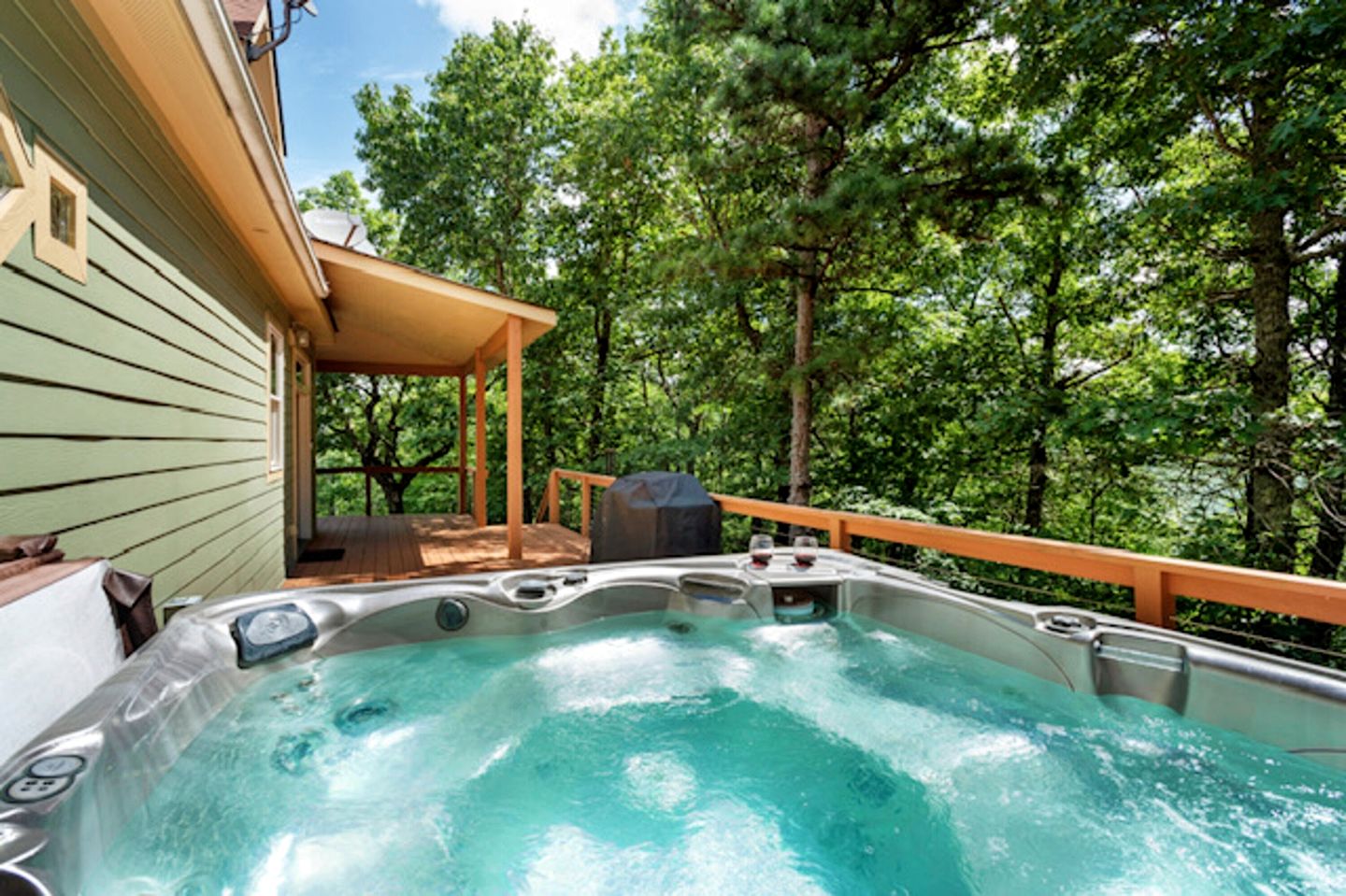 Luxurious Mountain Retreat with Wrap-Around Porches and Hot Tub, Near Asheville and Black Mountain, NC