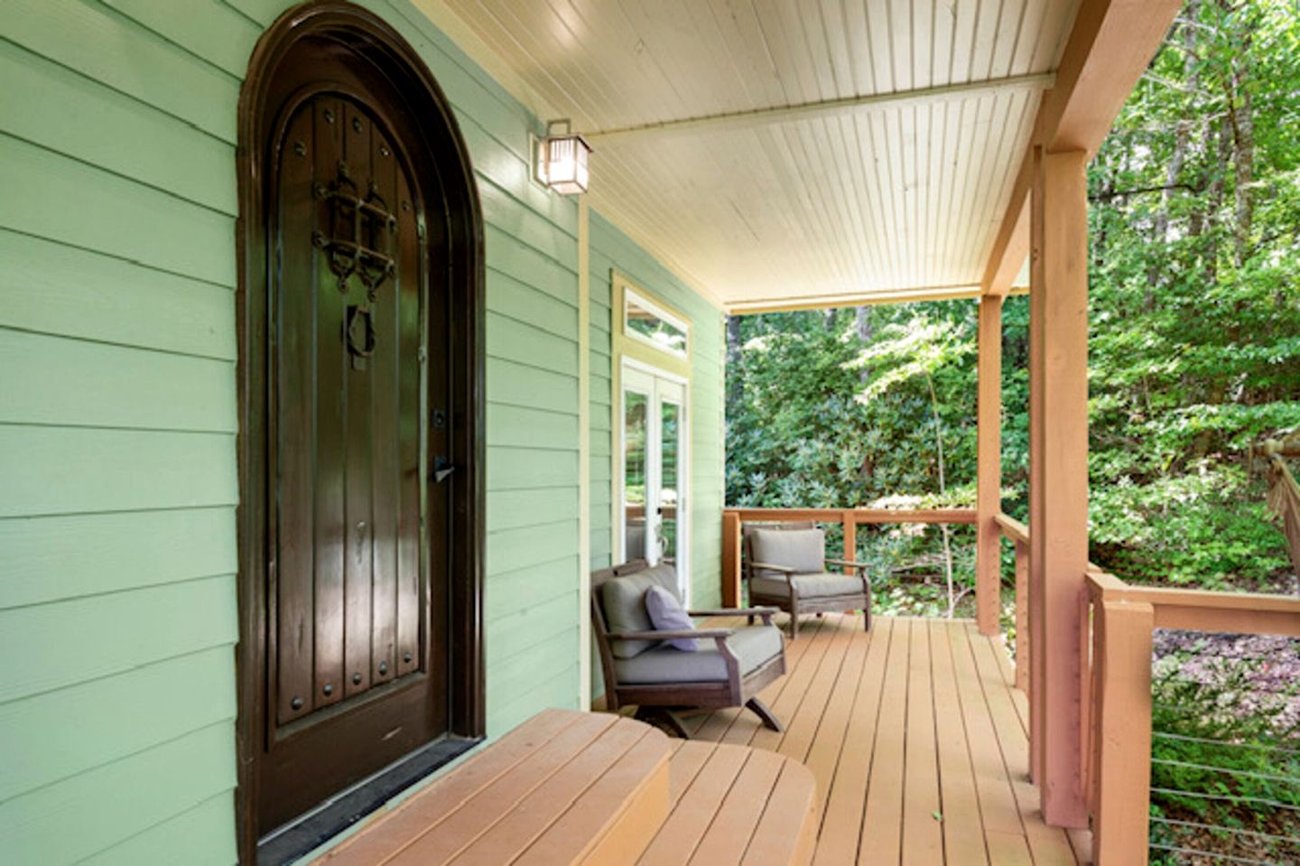 Luxurious Mountain Retreat with Wrap-Around Porches and Hot Tub, Near Asheville and Black Mountain, NC