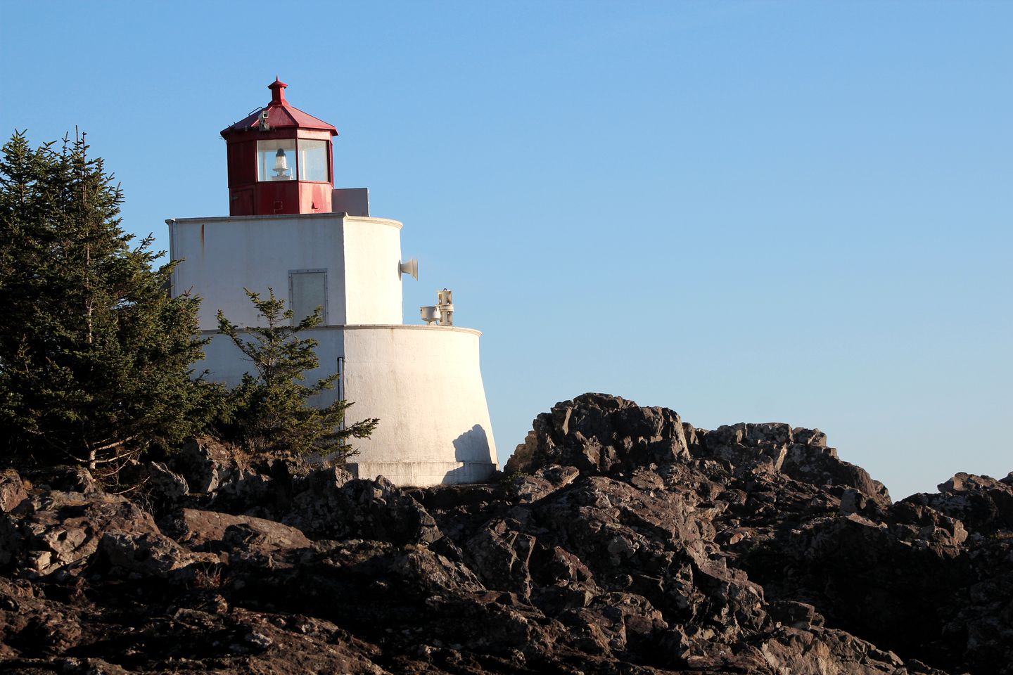 Lovely Room with a Private Hot Tub for a Peaceful Getaway near Ucluelet, British Columbia
