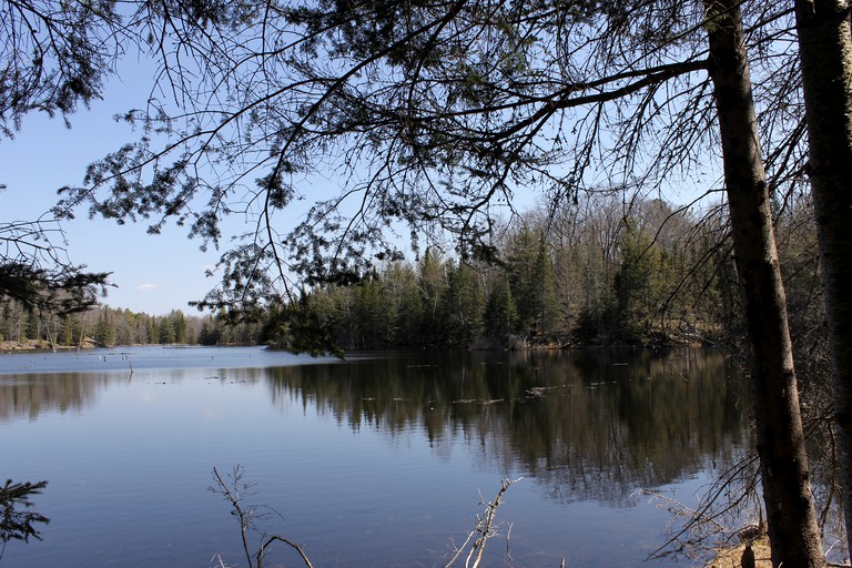 Cabins (Havelock-Belmont-Methuen, Ontario, Canada)