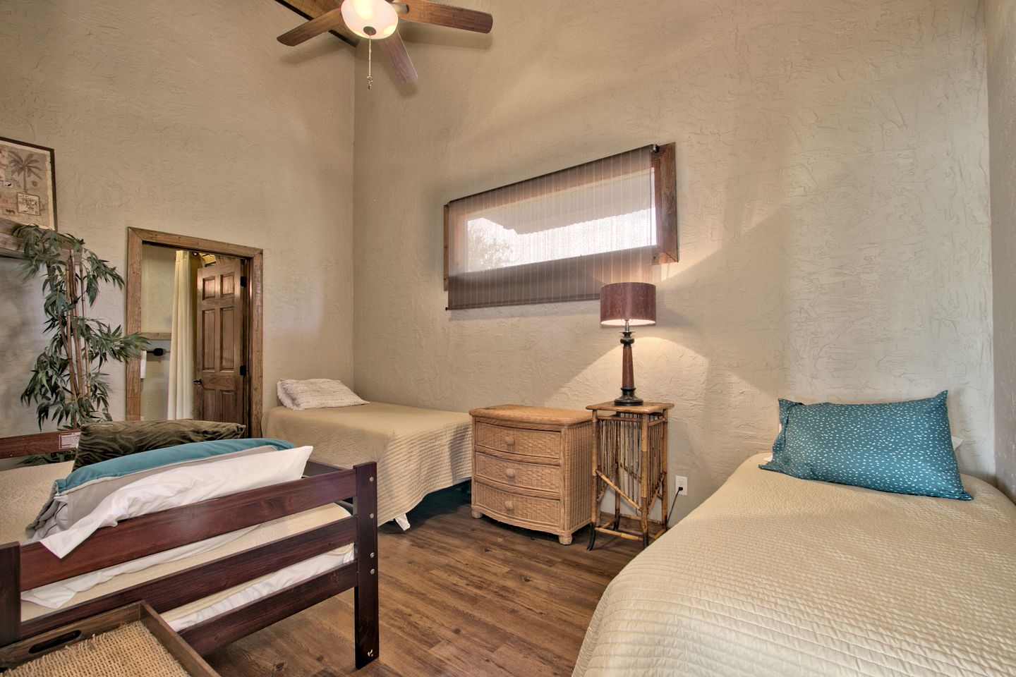 Unique Raised Bungalow Rental with Amazing Texas Hill Country Views in Bergheim, Texas