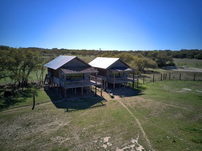 Unique Raised Bungalow Rental with Amazing Texas Hill Country Views in Bergheim, Texas