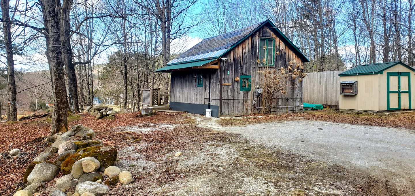 Rustic Cabin with Barbecue Perfect for Water Activities in Chittenden, Vermont