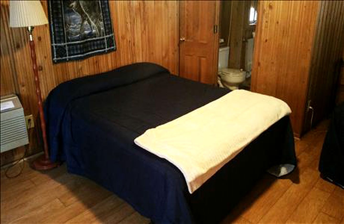 Family-Friendly Log Cabin Rental near Mount Rushmore, South Dakota