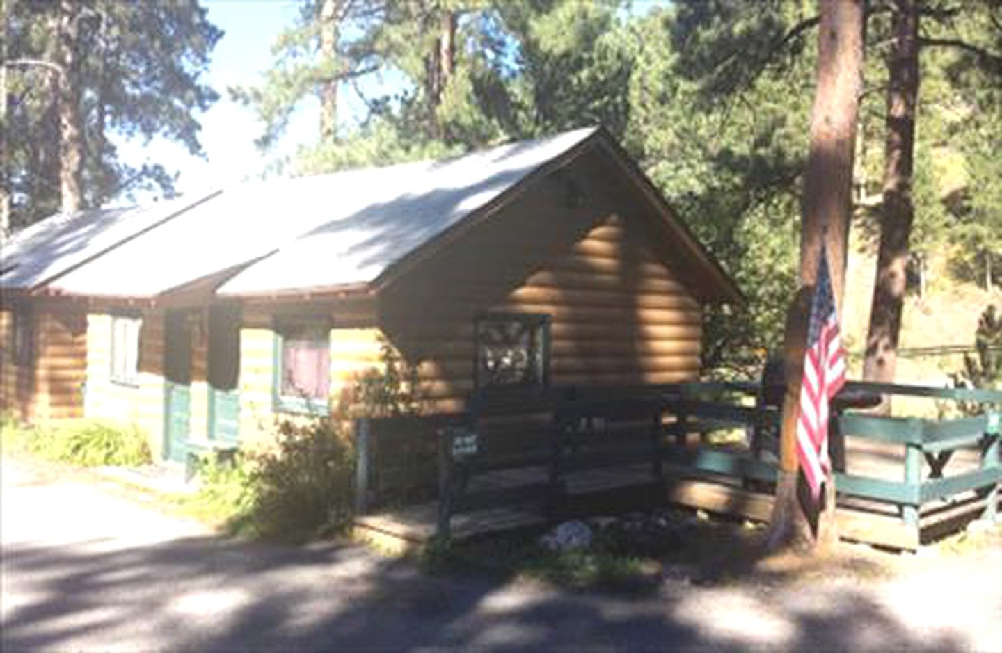 Woodland Log Cabin Rental near Black Hills National Forest, South Dakota