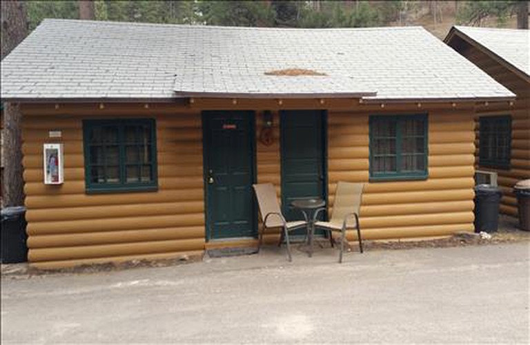 Log Cabins (Lead, South Dakota, United States)