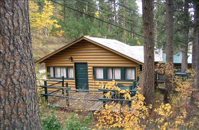 Log Cabins (Lead, South Dakota, United States)