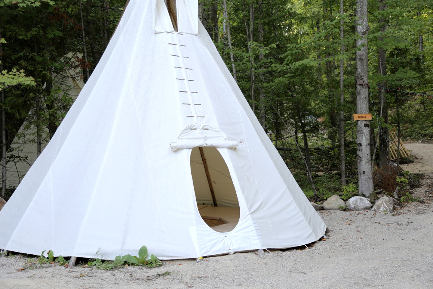Secluded Tipi Close to Fantastis Hiking Trails in Toronto, Ontario