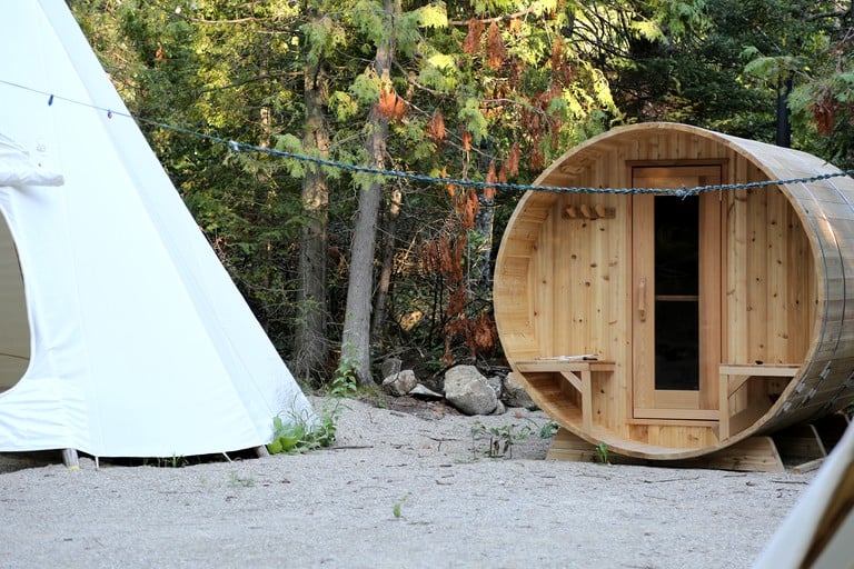 Tipis (Canada, Toronto, Ontario)