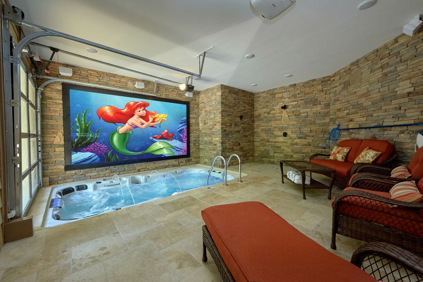 Fun-Filled Sevierville Cabin with a Pool and Mini-Golf for Family Getaways in Tennessee