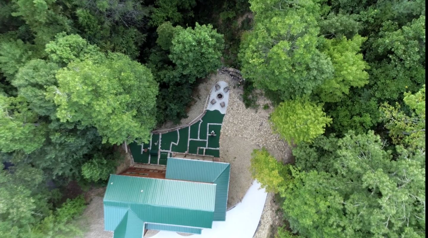 Fun-Filled Sevierville Cabin with a Pool and Mini-Golf for Family Getaways in Tennessee