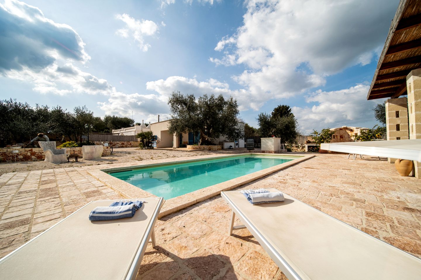 Poolside Perfection: Unbeatable Rental in Puglia, Italy