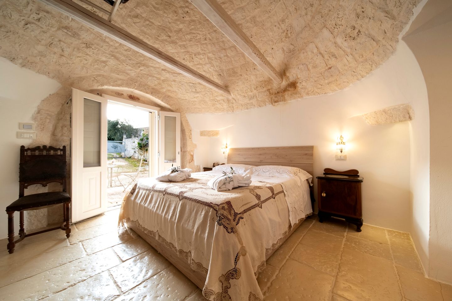 Poolside Perfection: Unbeatable Rental in Puglia, Italy