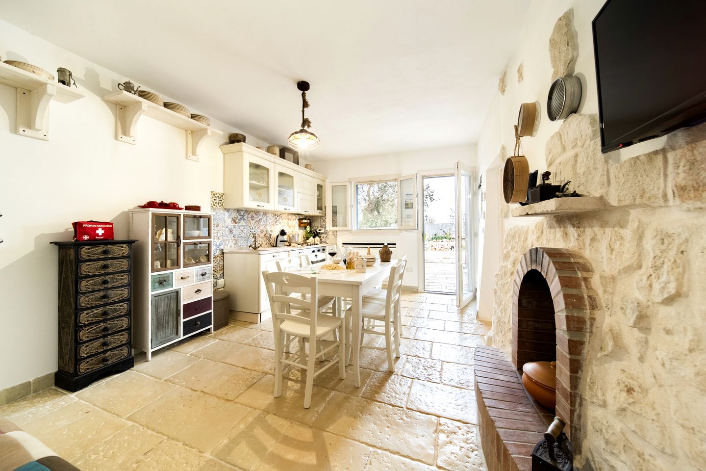 Poolside Perfection: Unbeatable Rental in Puglia, Italy