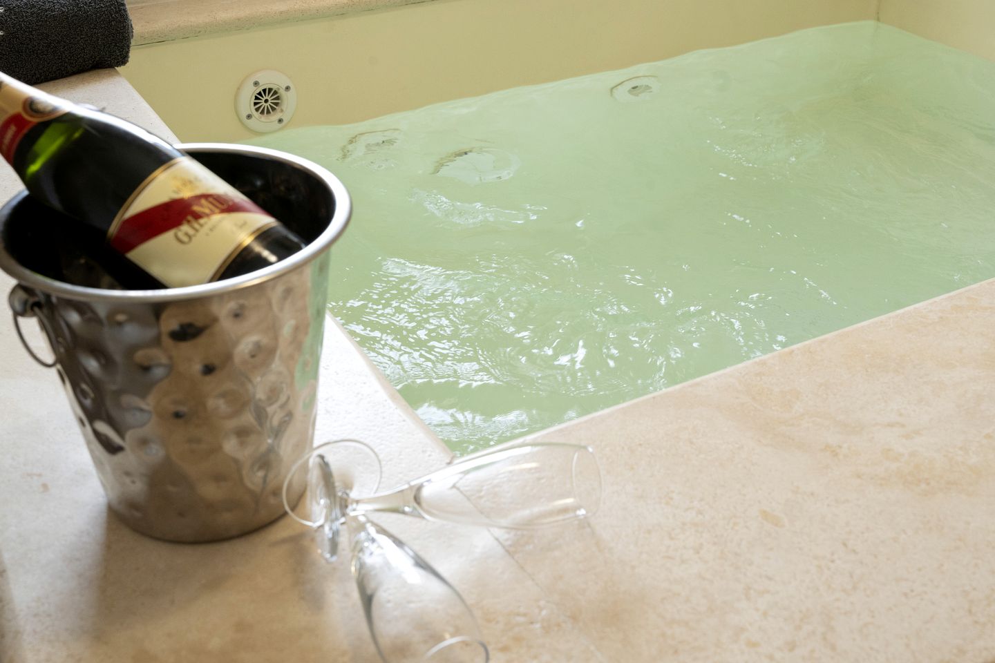 Poolside Perfection: Unbeatable Rental in Puglia, Italy