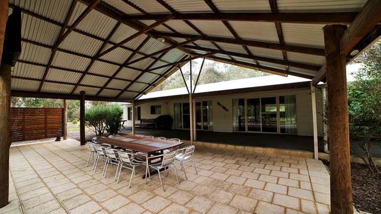 Cabins (Dunsborough, Western Australia, Australia)