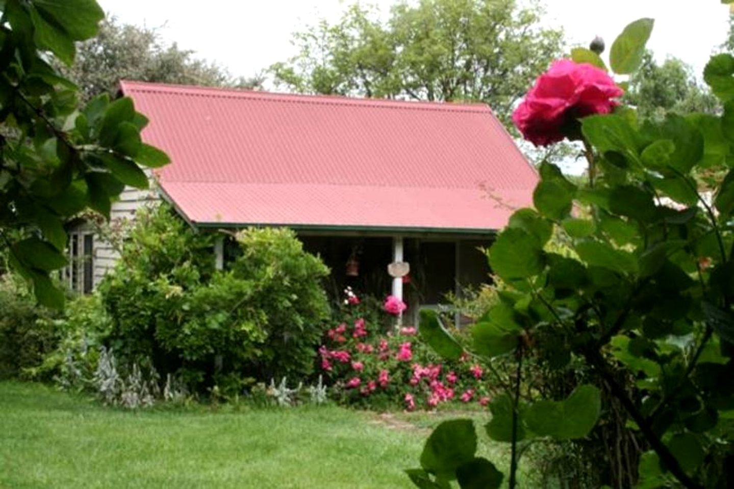 Fairytale Cottage Rental near Oxley Wild Rivers National Park in Armidale, New South Wales