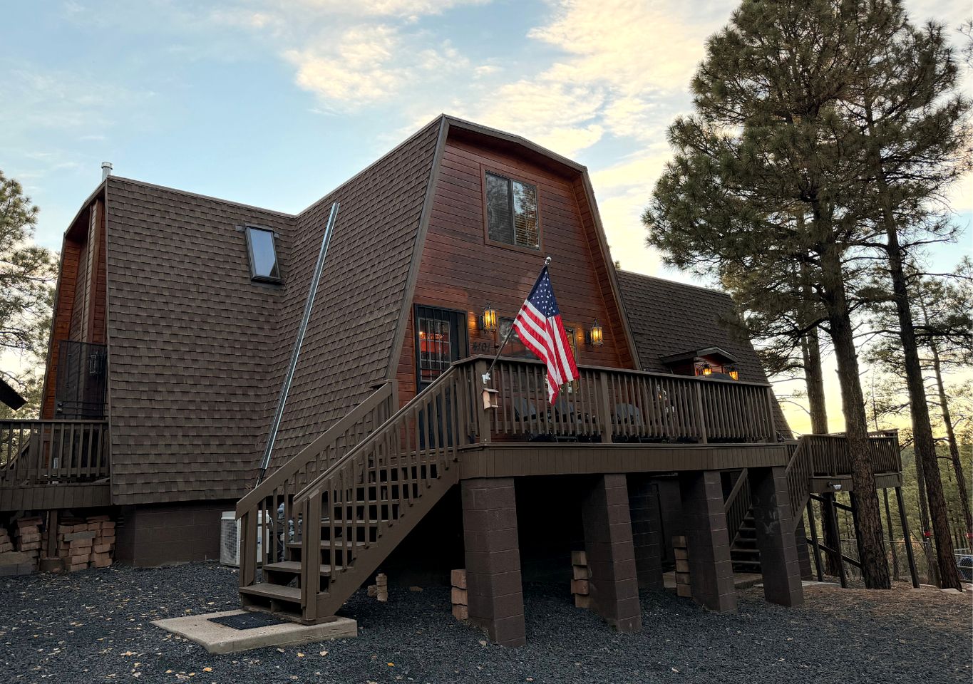 Charming Sunset-View Mountain Cabin with Unique Gothic Décor near Fool Hollow Lake in Show Low, Arizona