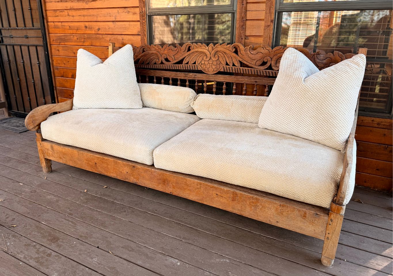 Charming Sunset-View Mountain Cabin with Unique Gothic Décor near Fool Hollow Lake in Show Low, Arizona