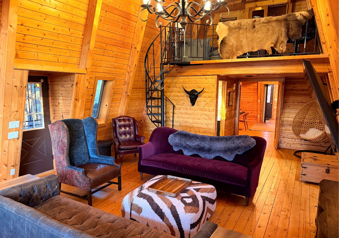 Charming Sunset-View Mountain Cabin with Unique Gothic Décor near Fool Hollow Lake in Show Low, Arizona