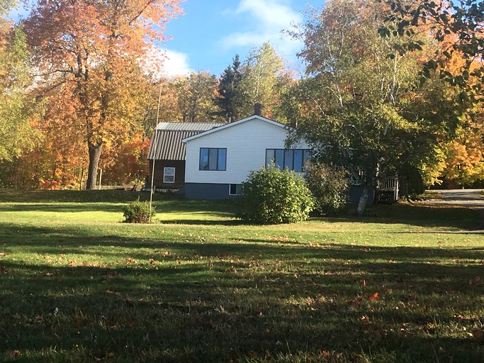 Cottages (United States of America, Portage Lake, Maine)
