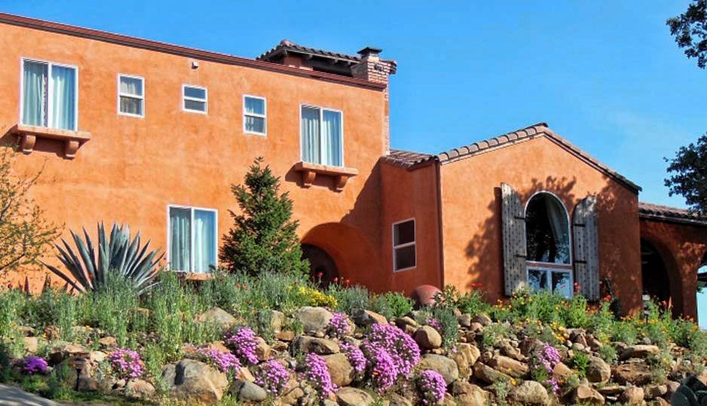 Delightful Bed and Breakfast Rental in the Countryside near Mariposa, California