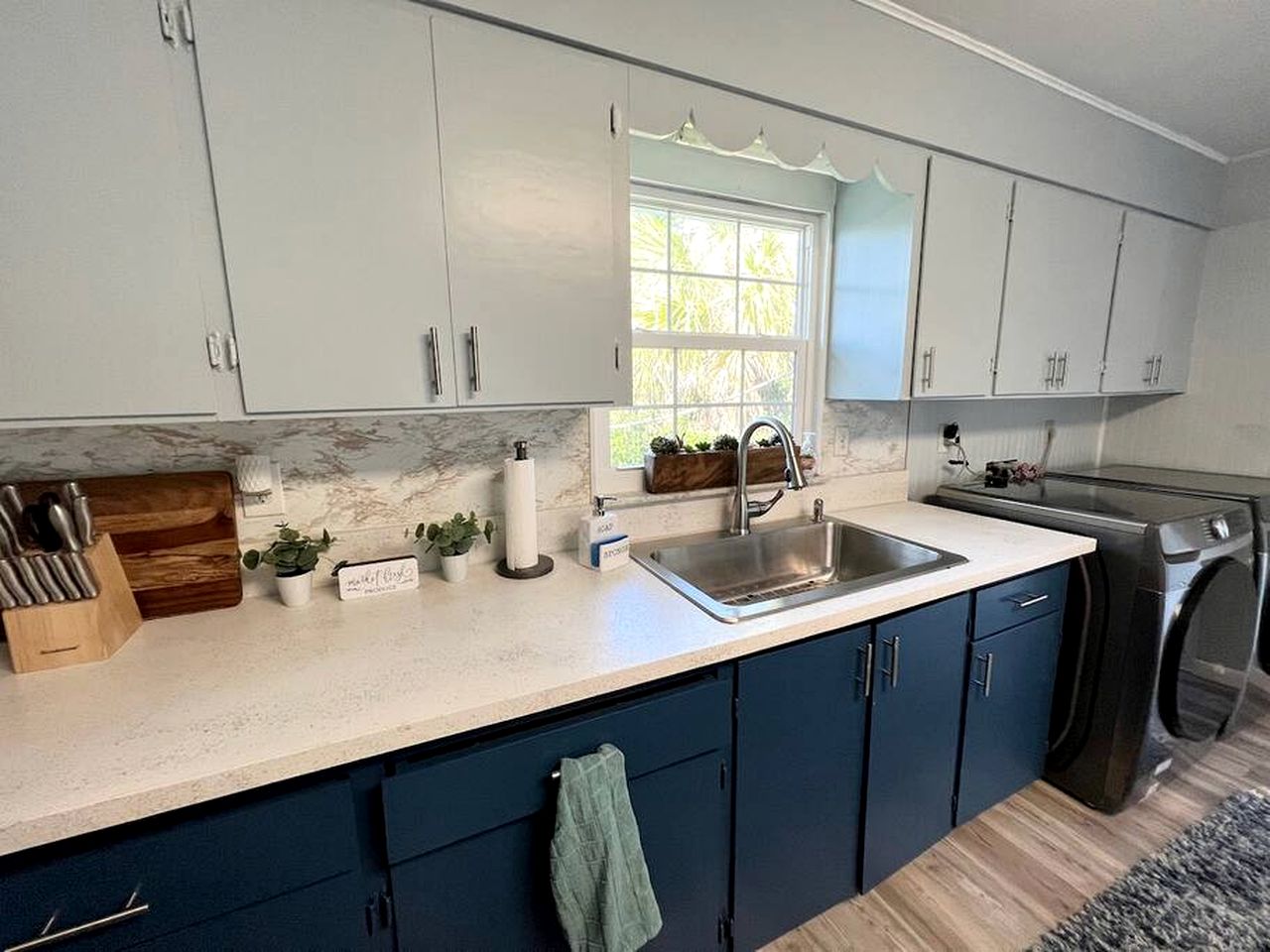 Charming Waterfront Cottage with Private Dock near Little Gasparilla Island, Florida