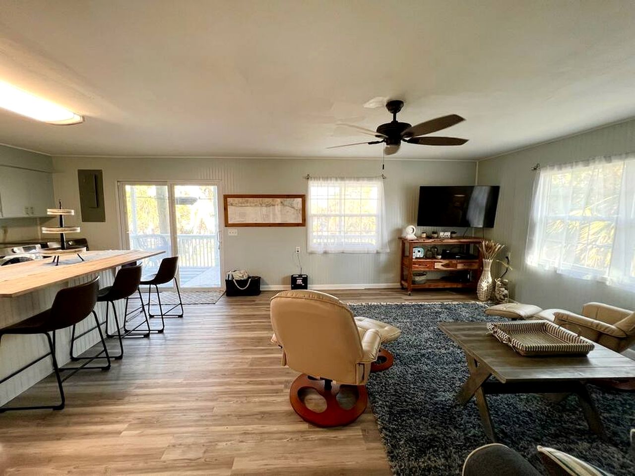 Charming Waterfront Cottage with Private Dock near Little Gasparilla Island, Florida