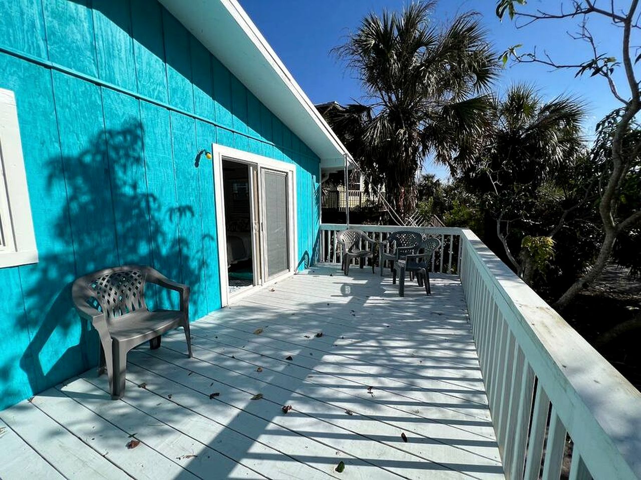 Charming Waterfront Cottage with Private Dock near Little Gasparilla Island, Florida