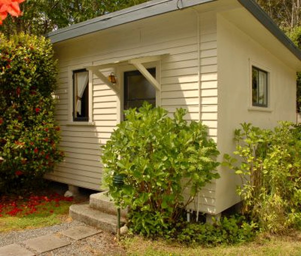 Nature Lodges (Manapouri, South Island, New Zealand)