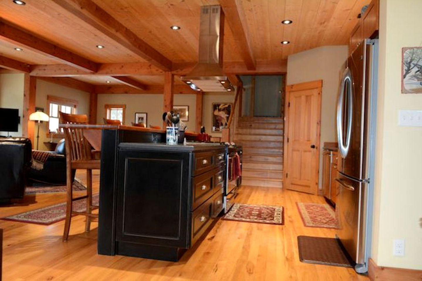 Spacious Family-Friendly Luxury Cabin for Rent with Hot Tub near Stowe, Vermont