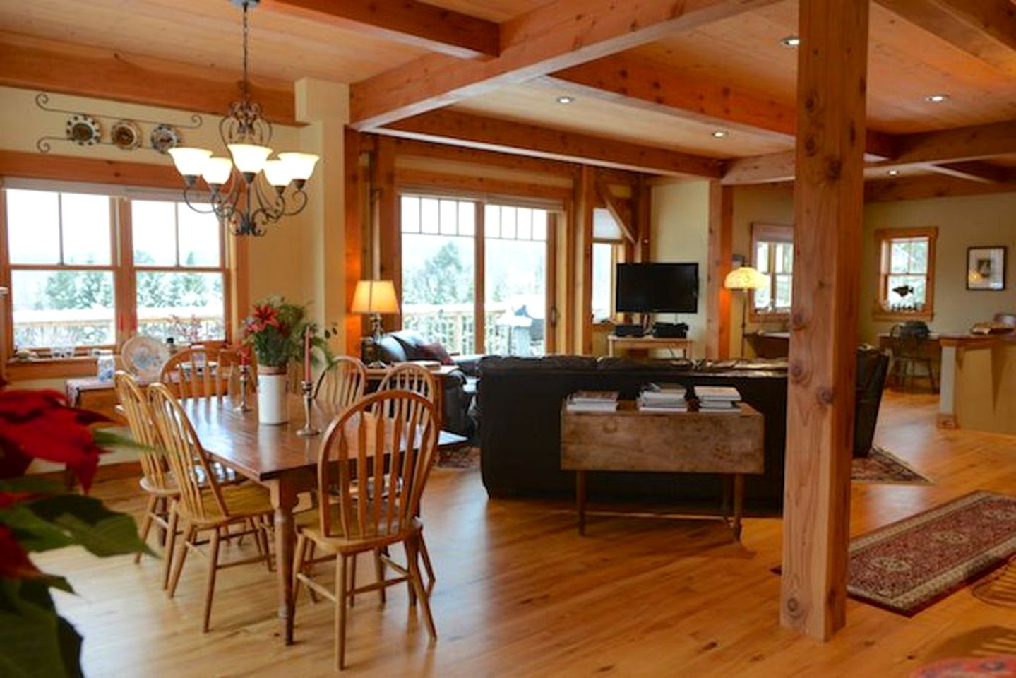 Spacious Family-Friendly Luxury Cabin for Rent with Hot Tub near Stowe, Vermont