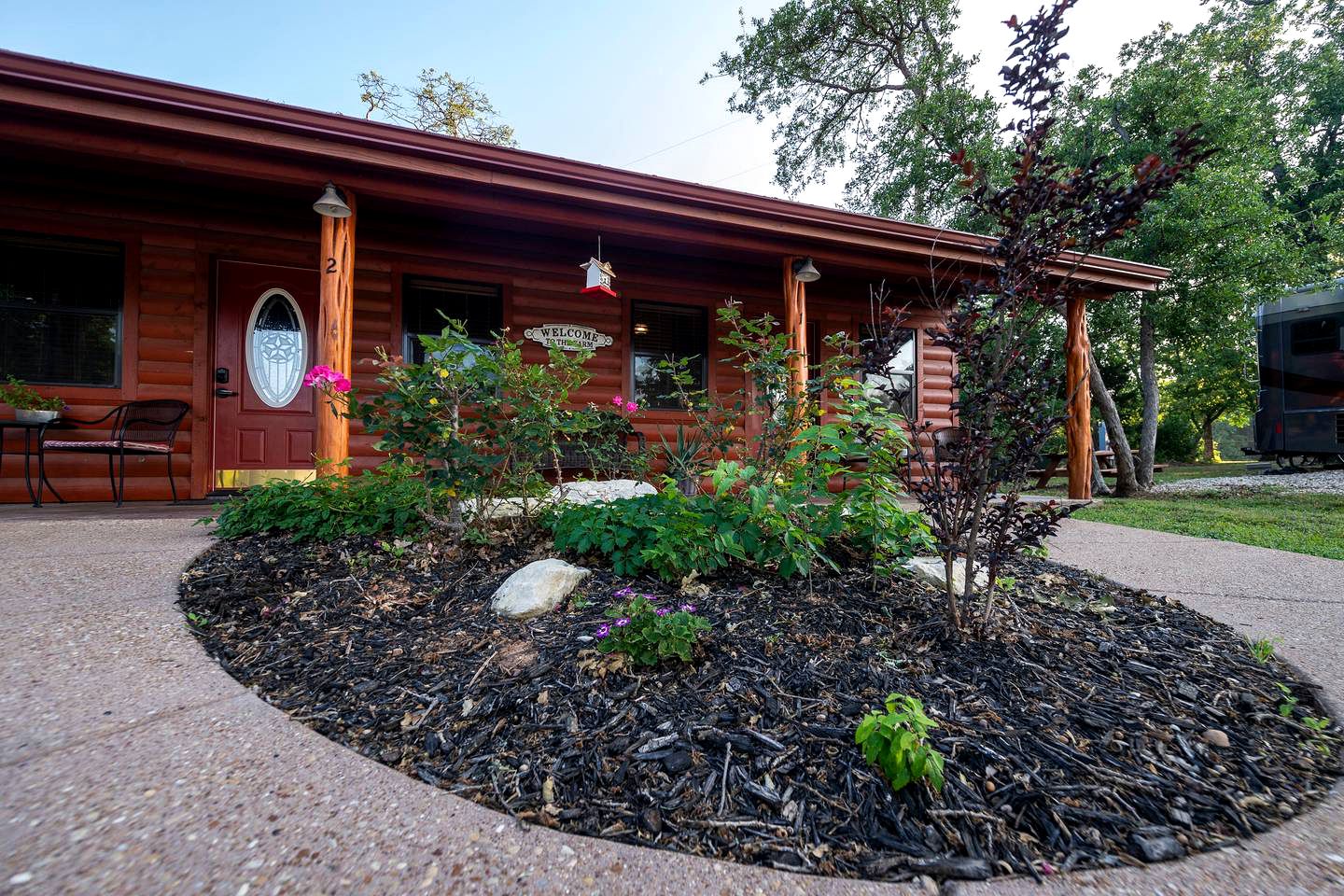 Post Oak RV Park Pet Friendly Cabin 4, Cabins, Waco, United States